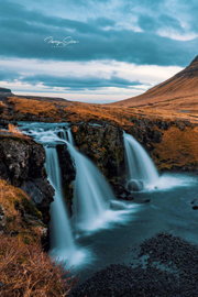 冰岛教会山瀑布