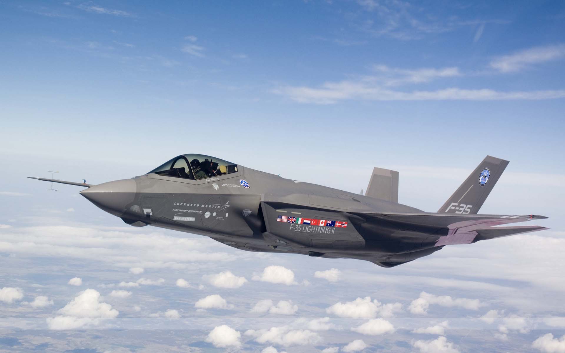 F-35闪电2战斗机