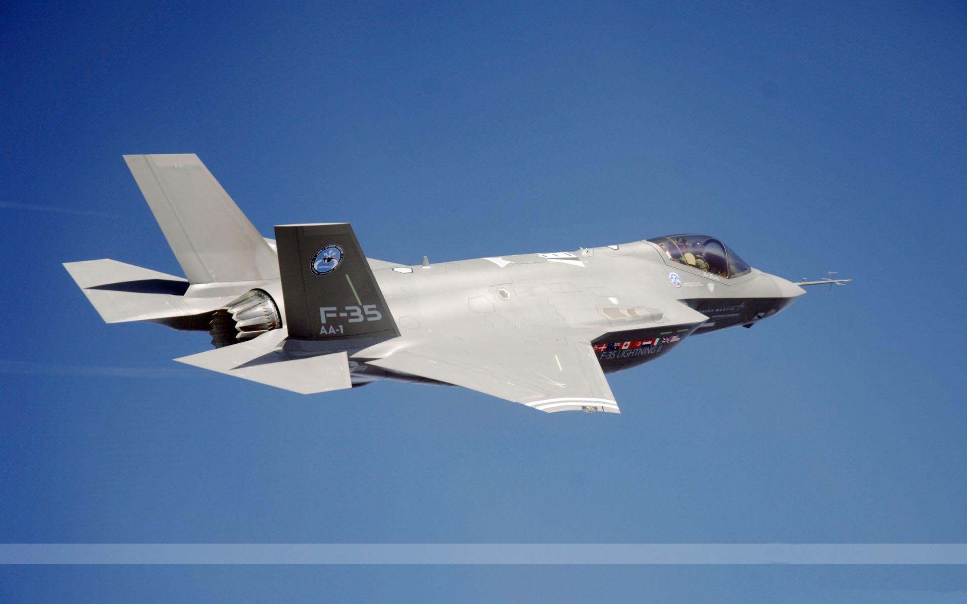 F-35闪电2战斗机