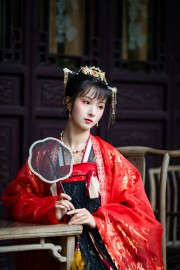 小懒—桂林公园古风少女