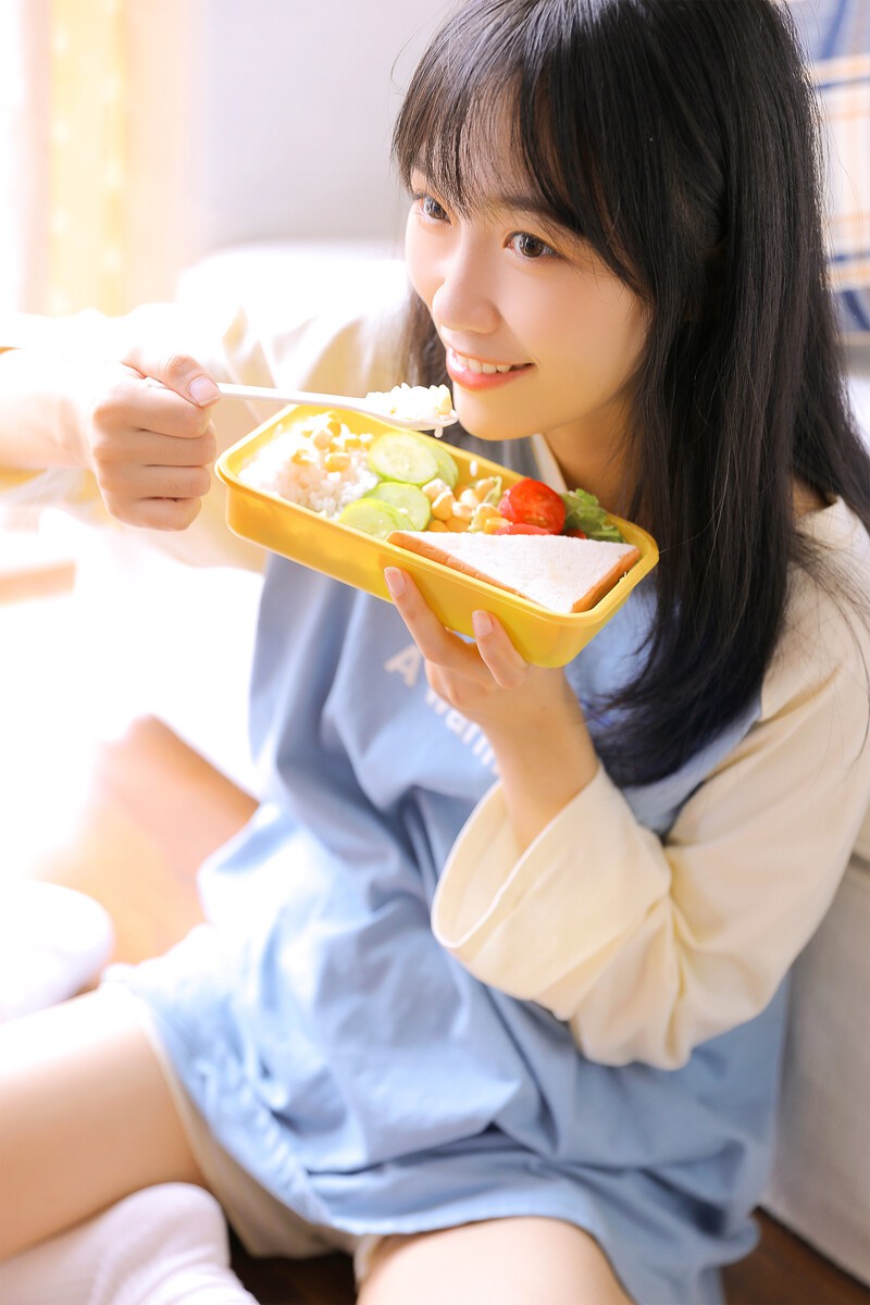 沙拉女孩