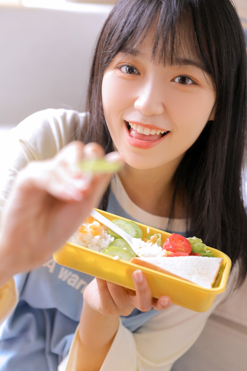 沙拉女孩