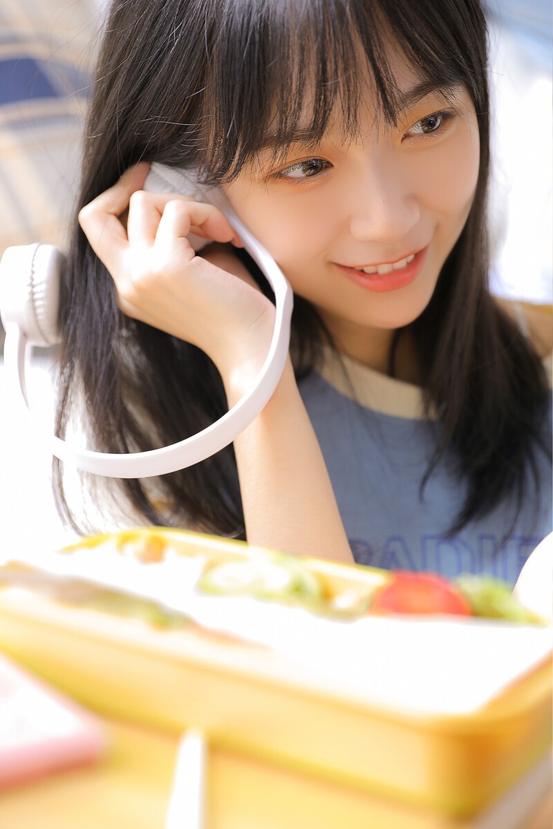 沙拉女孩