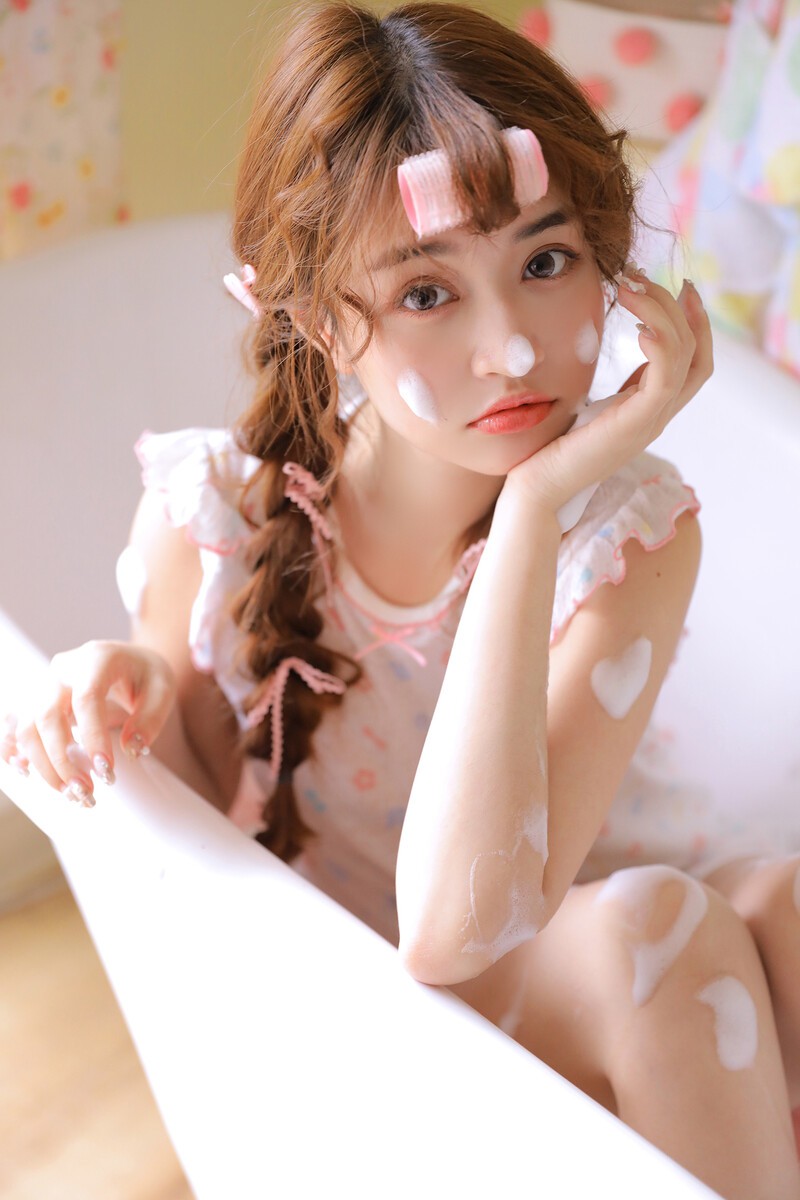 玫瑰色的少女梦境
