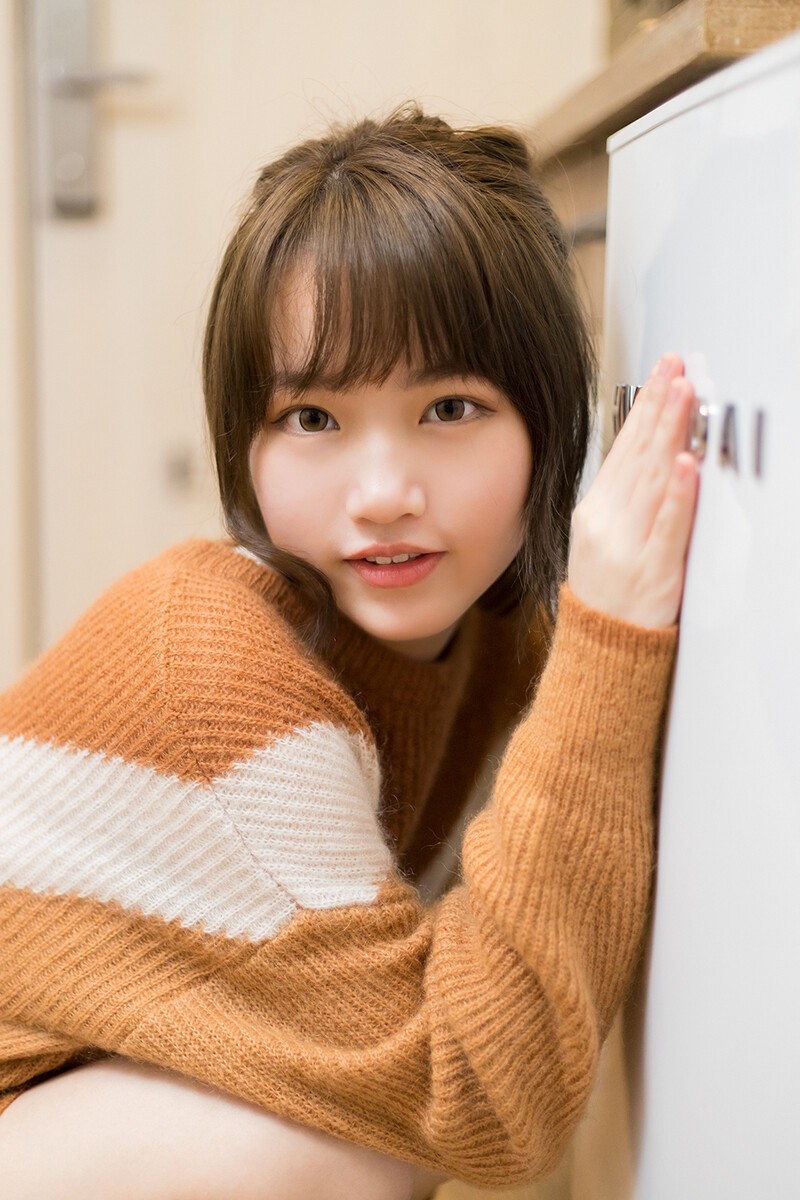 橙色毛衣