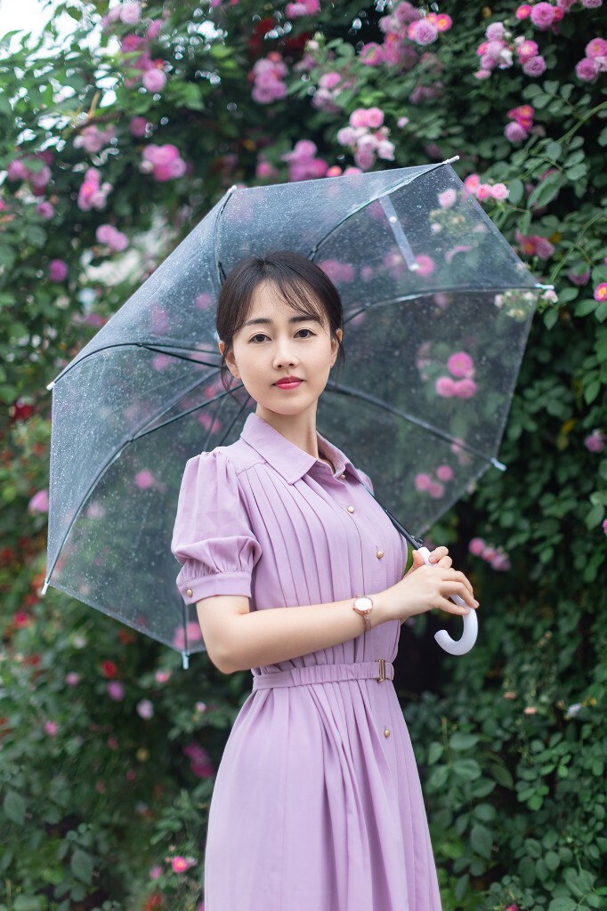 蔷薇花下
