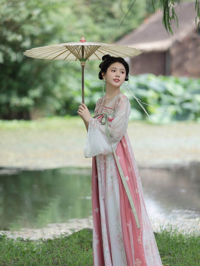 兔兔头的甜妹