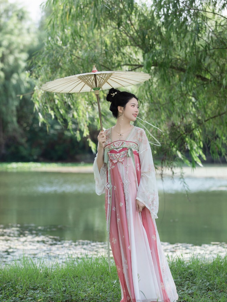 兔兔头的甜妹