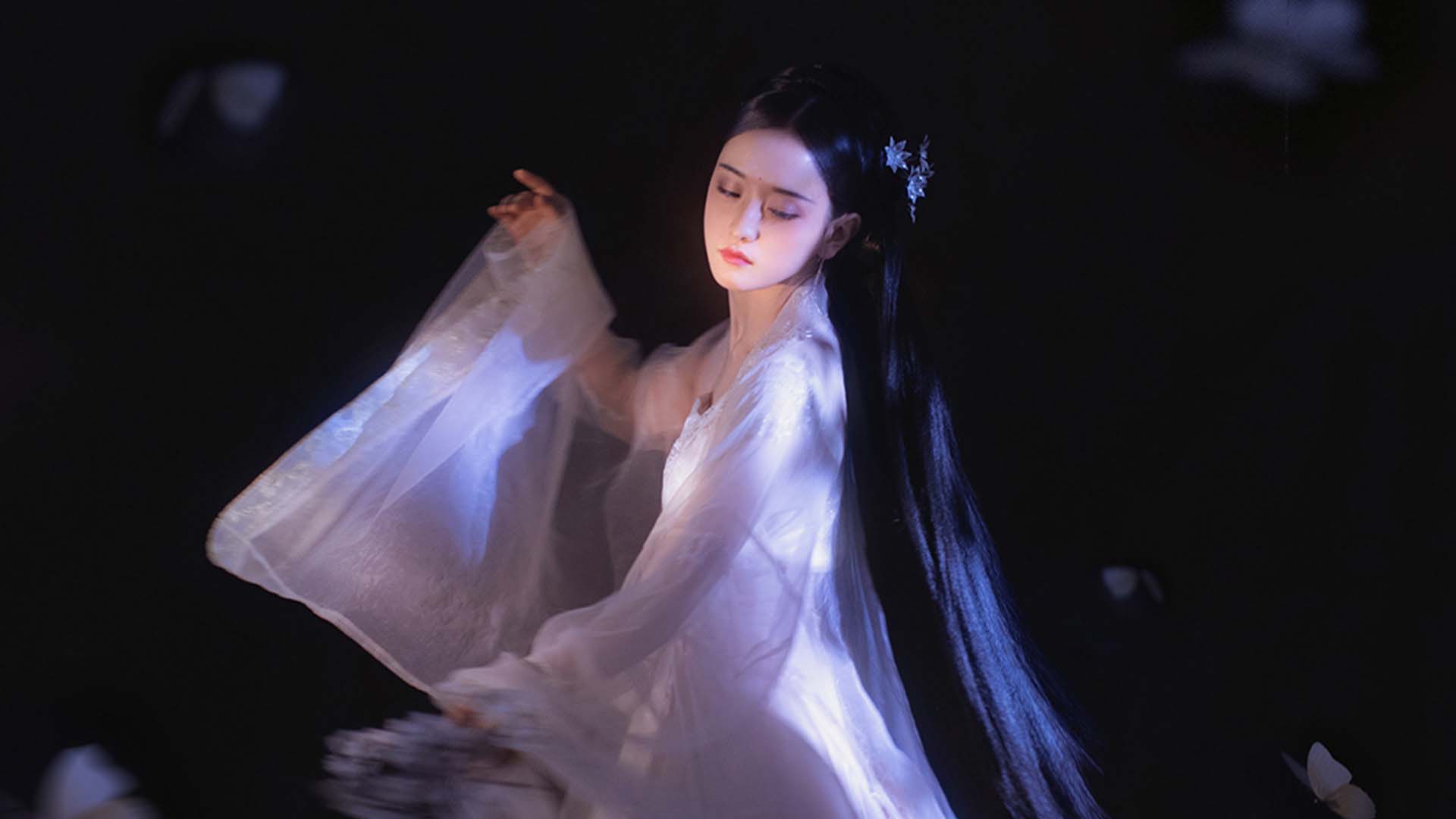 古装美女朦胧光影