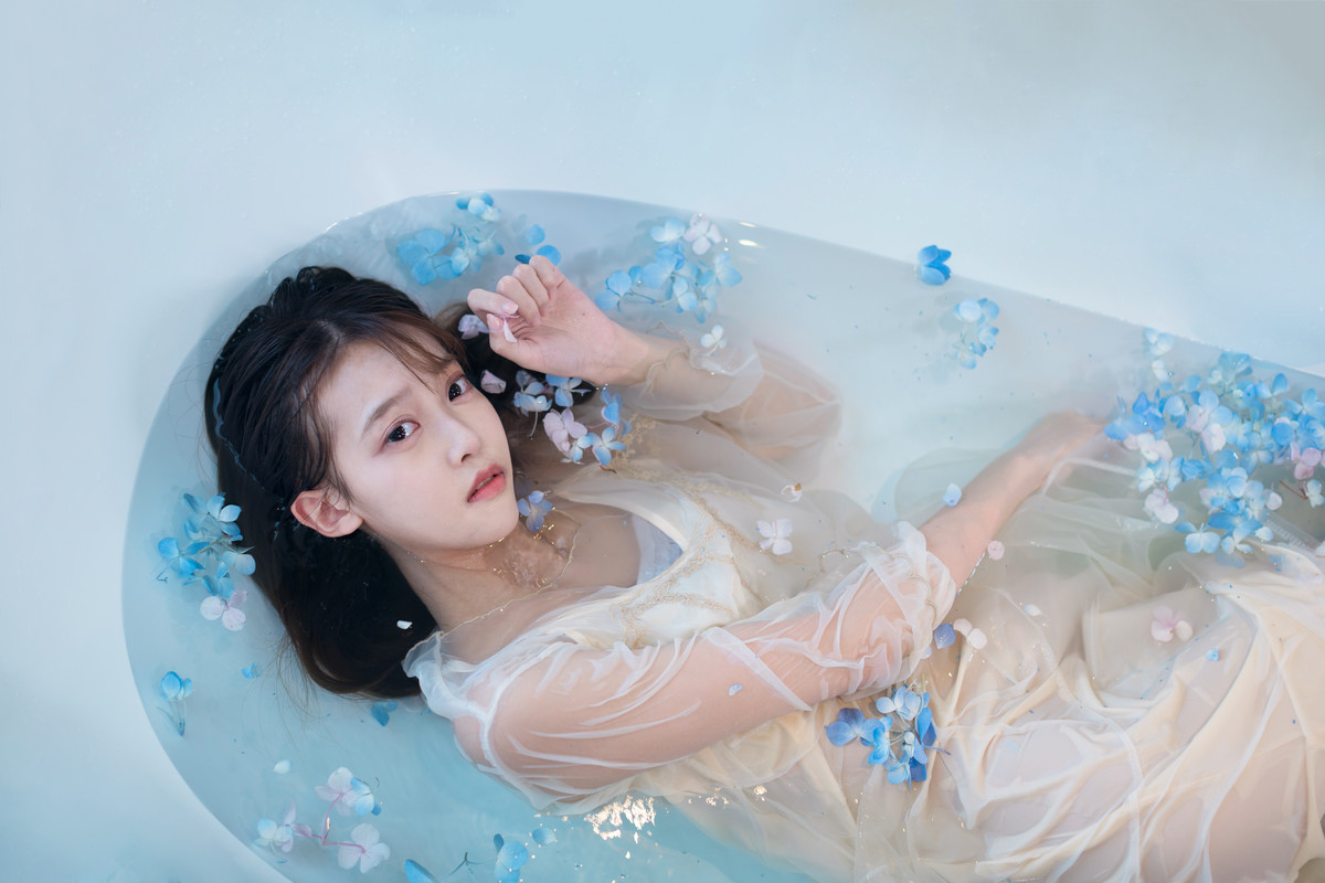 阿飘—摁水里