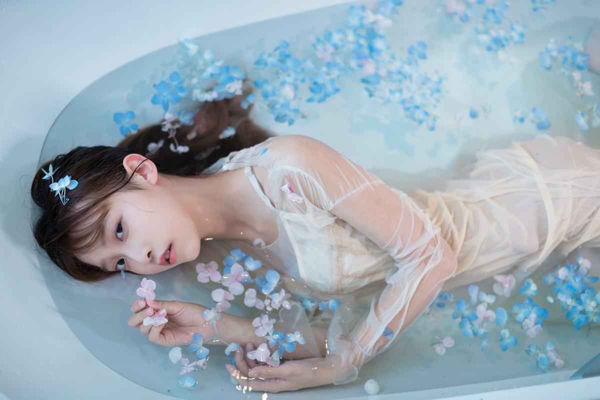 阿飘—摁水里