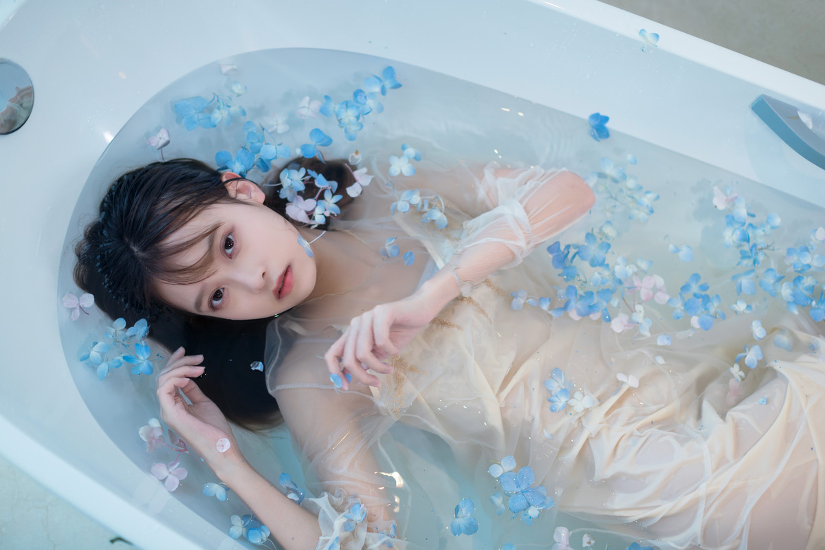 阿飘—摁水里