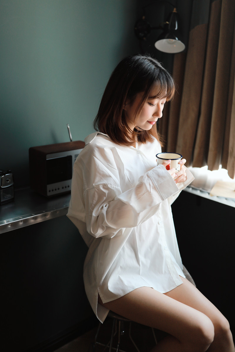 森森—白衬衫