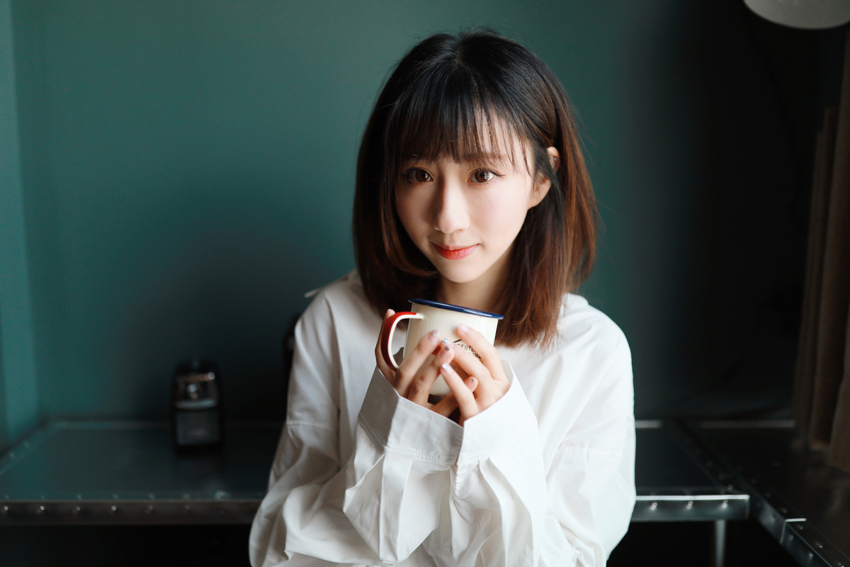 森森—白衬衫