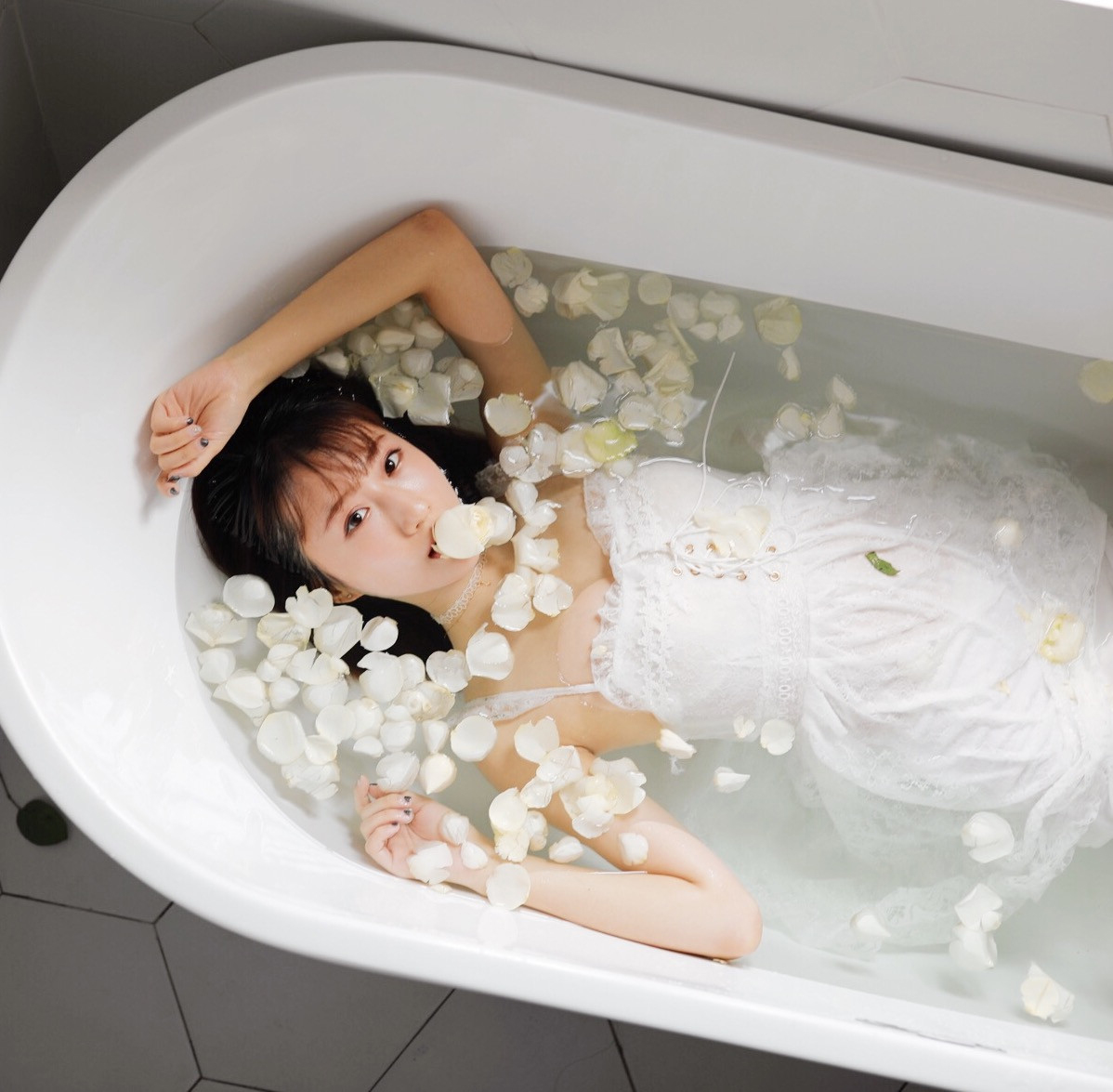 森森—花瓣浴