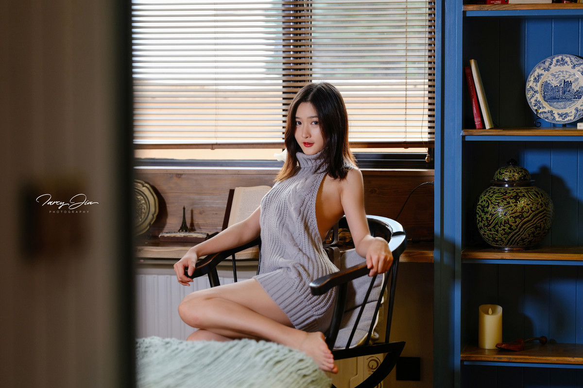 周琰琳—露背毛衣