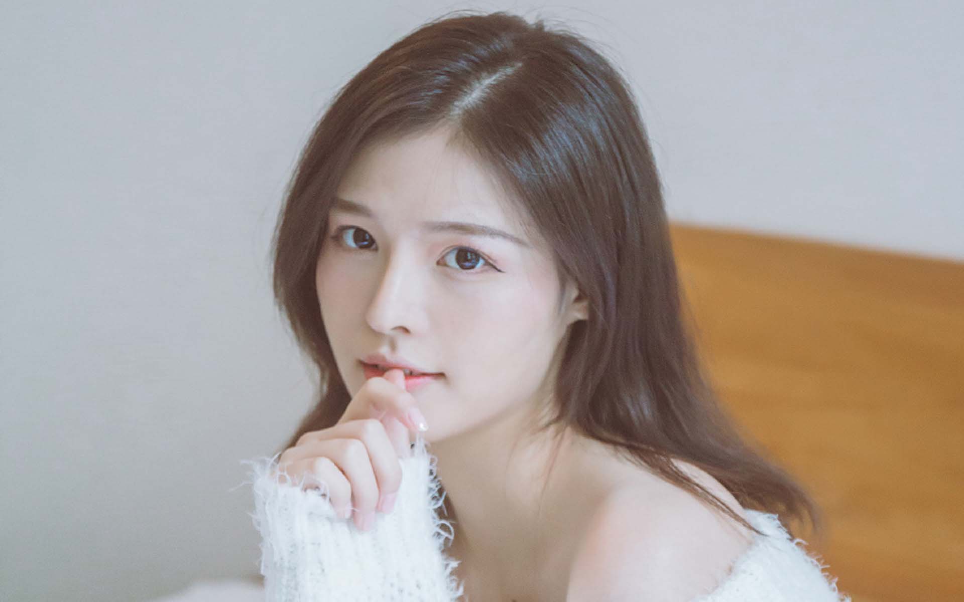 性感美女温婉迷人写真