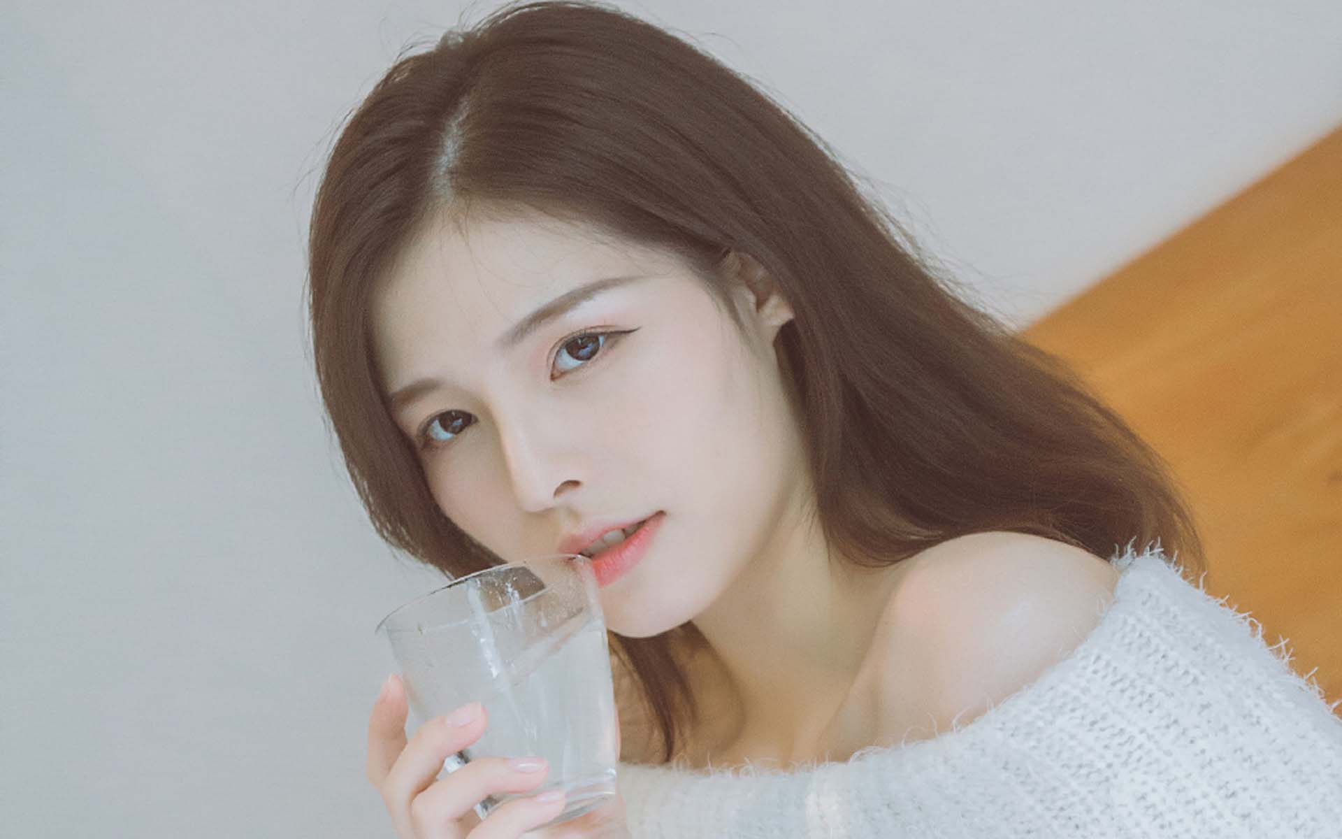 性感美女温婉迷人写真