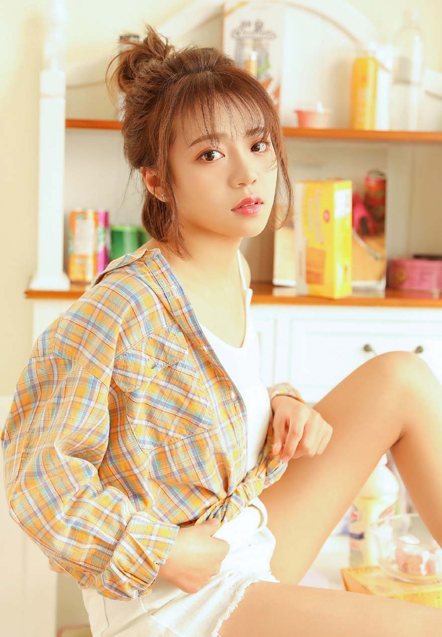 丸子头美女