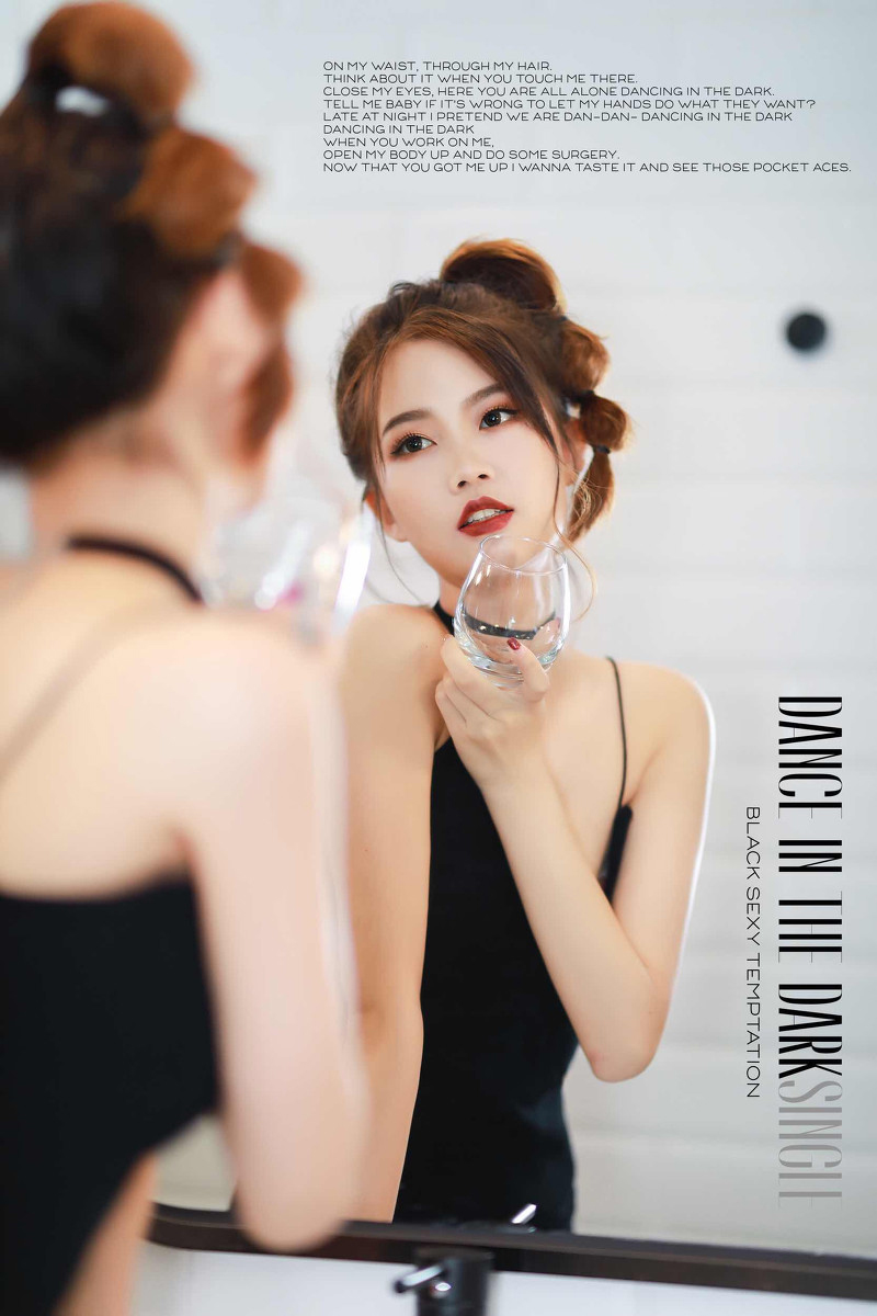 阿鲲—Dance in the dark