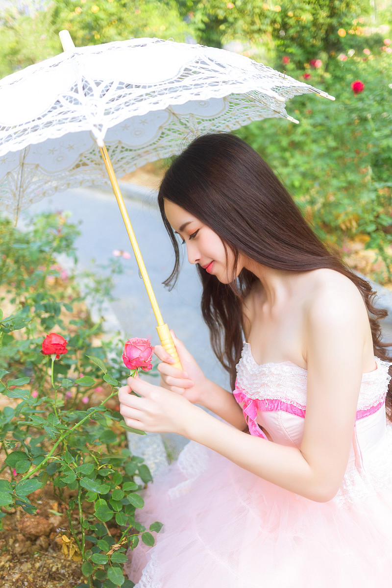 茜茜—花间