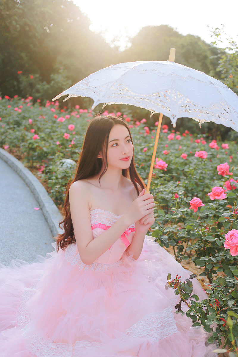 茜茜—花间