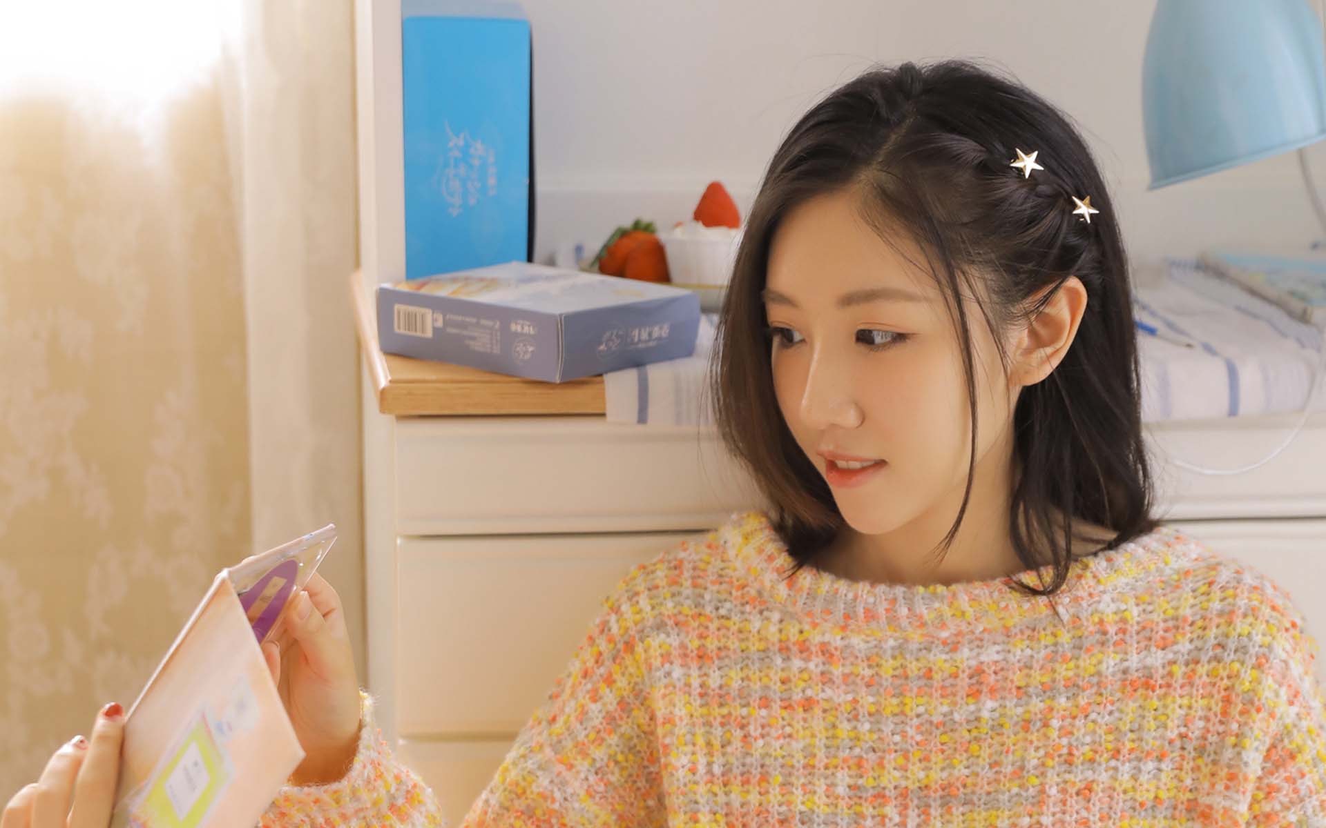 卧室美女姐妹花
