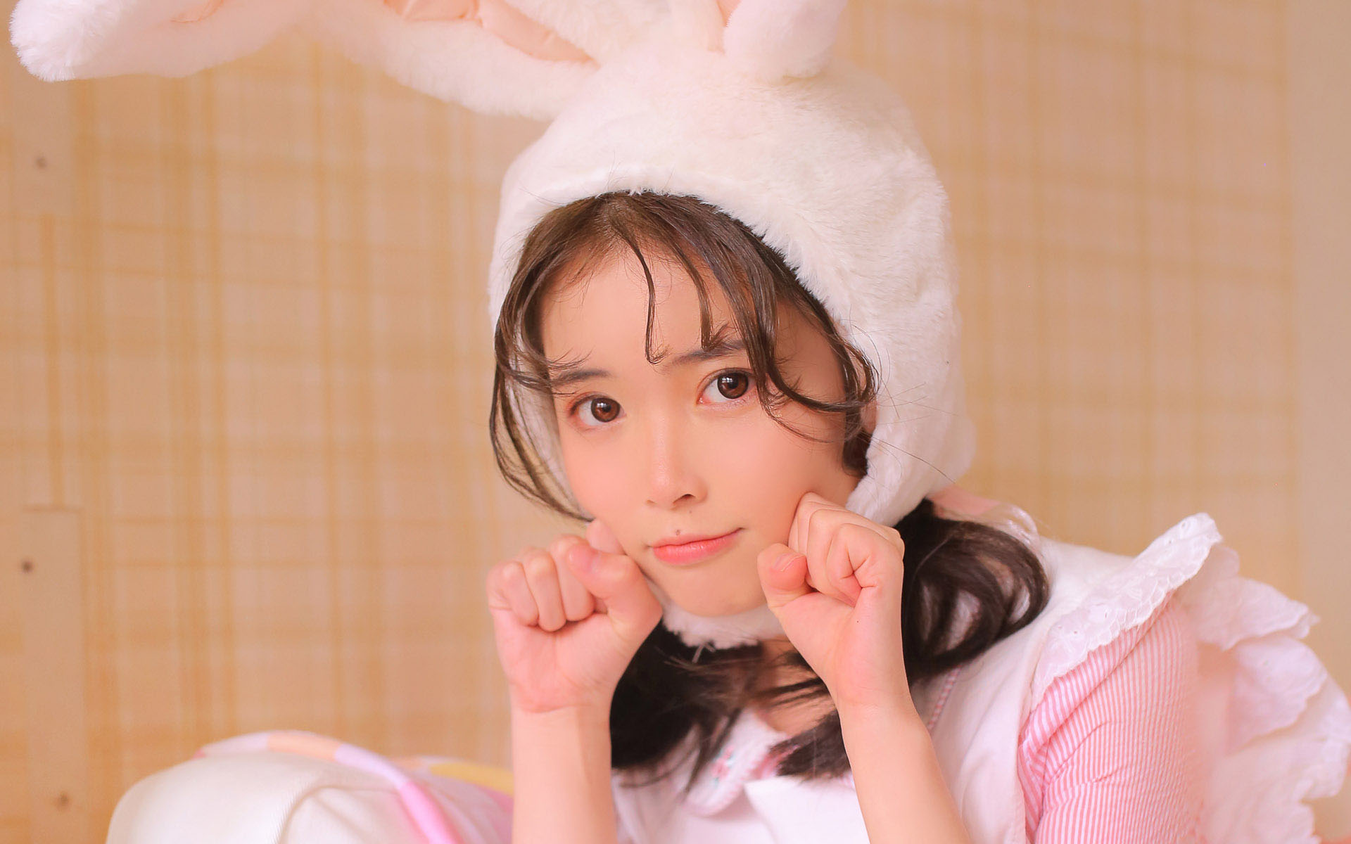 粉红兔女郎