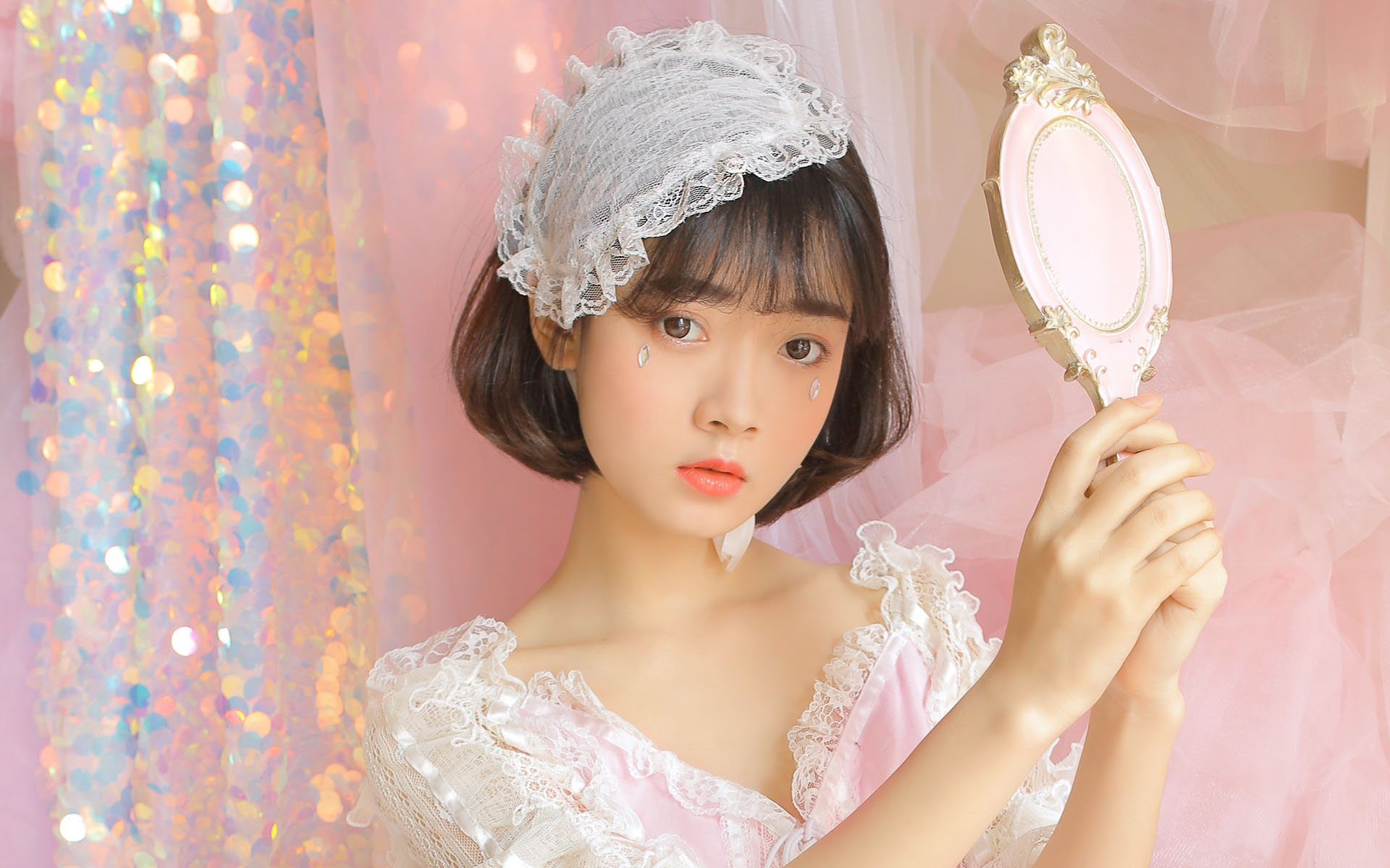 梦幻蕾丝美女