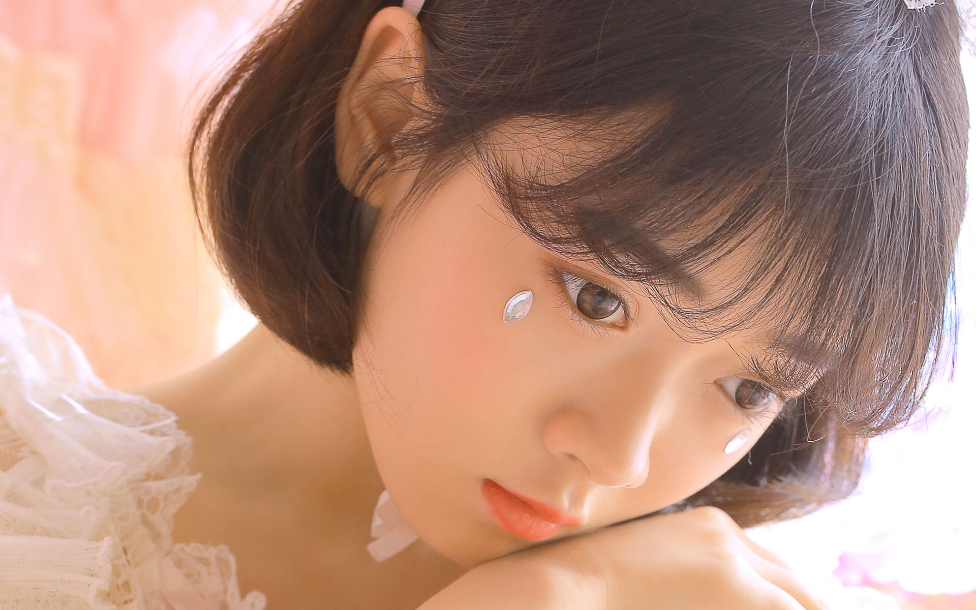 梦幻蕾丝美女
