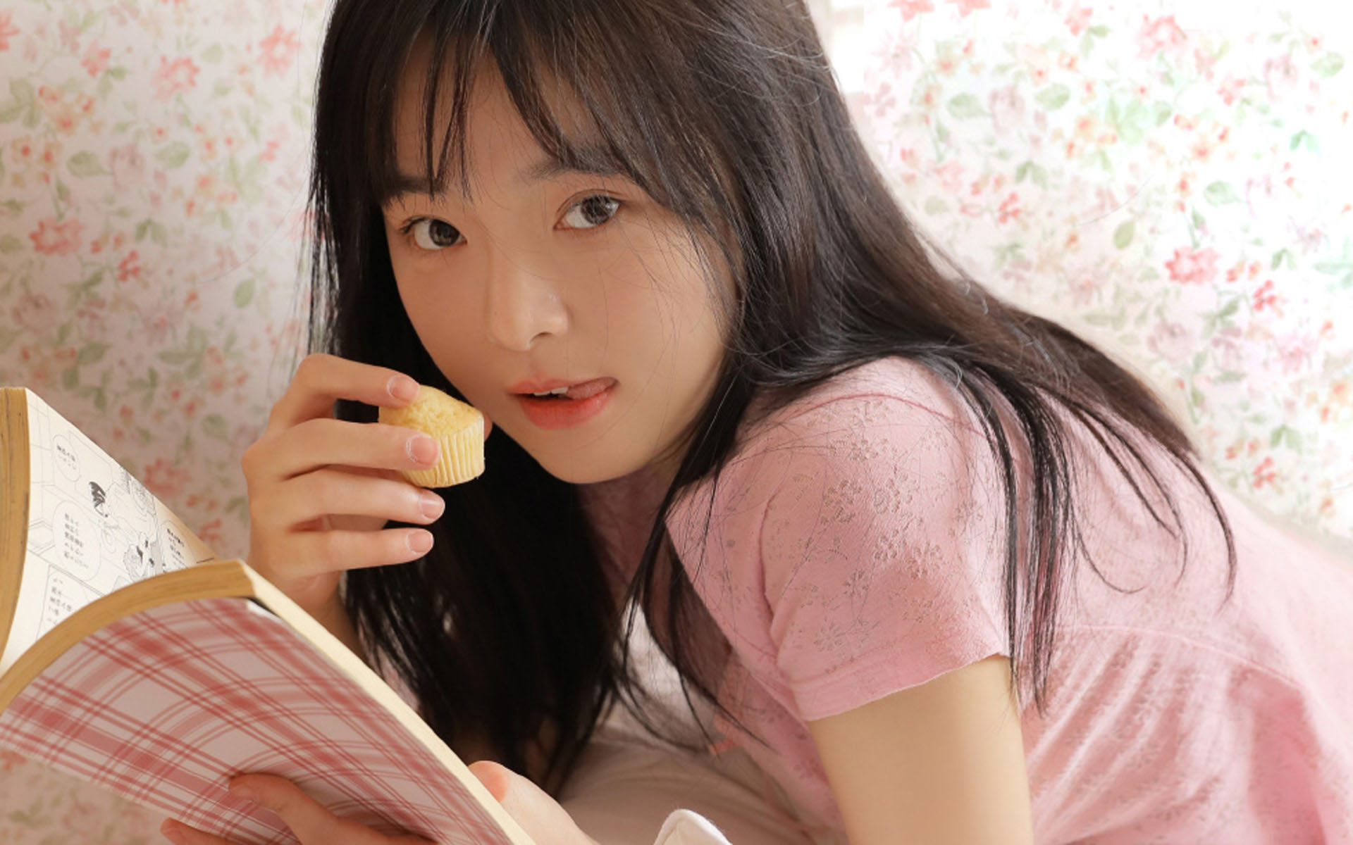 清新粉嫩美少女