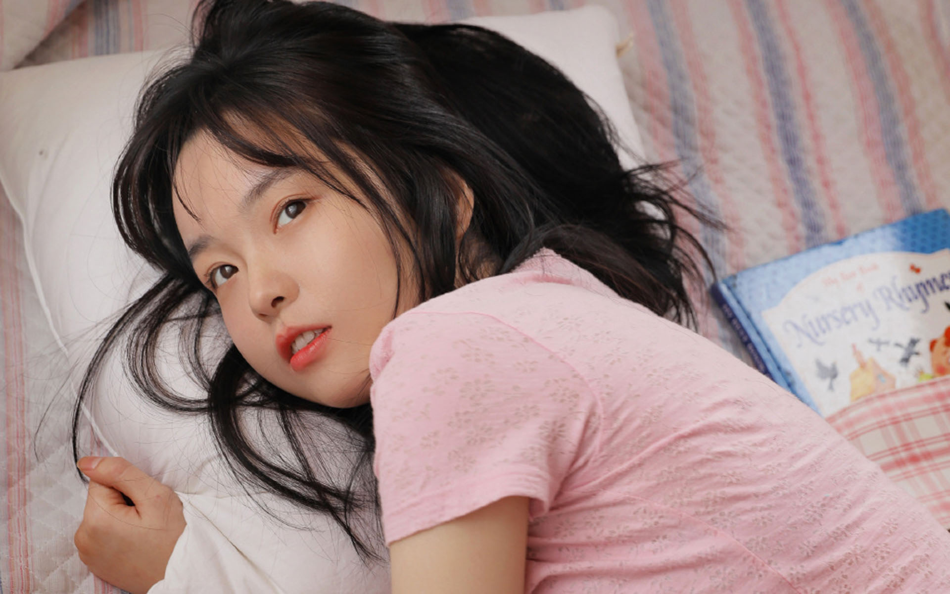 清新粉嫩美少女