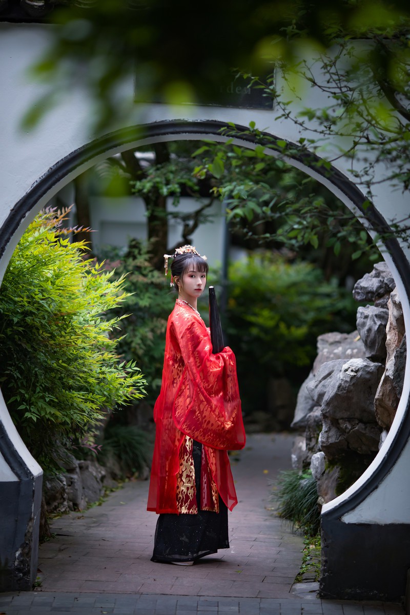 小懒—桂林公园古风少女