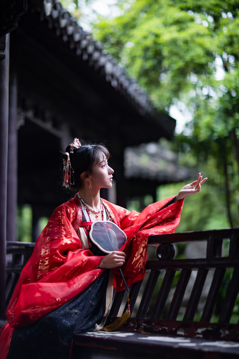 小懒—桂林公园古风少女