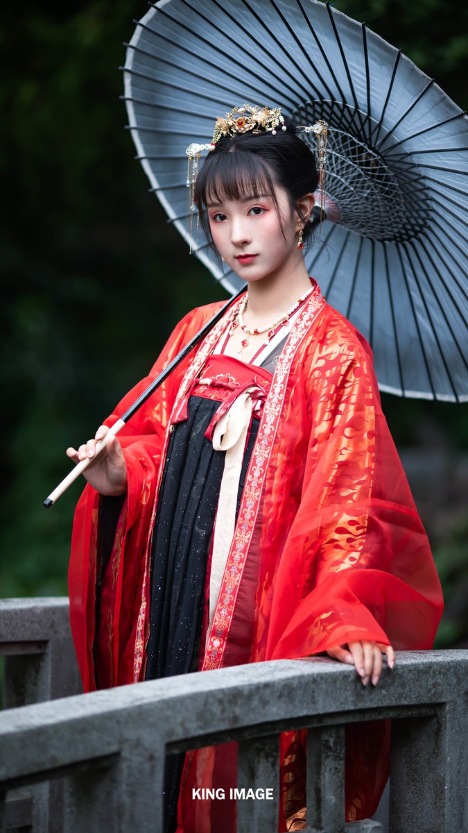 小懒—桂林公园古风少女
