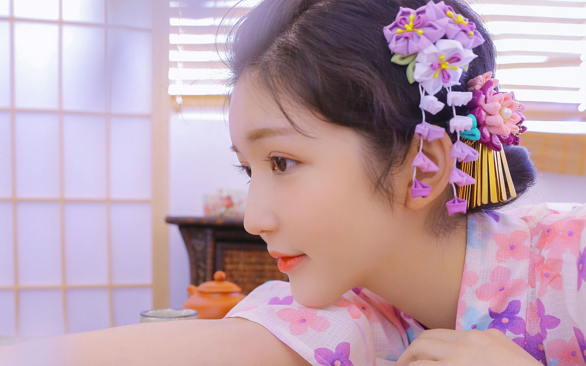 甜美和服美女