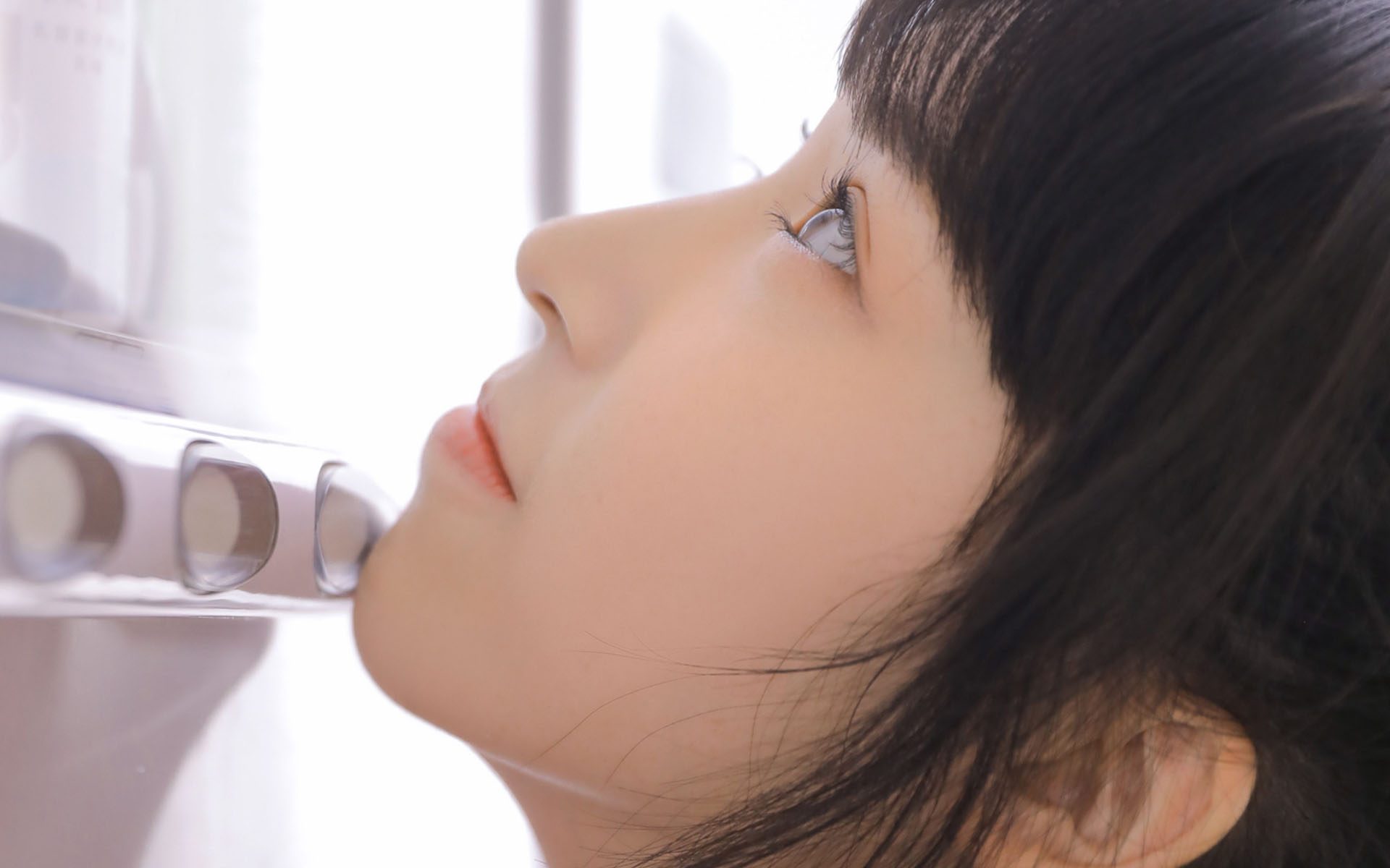 丸子头居家美女