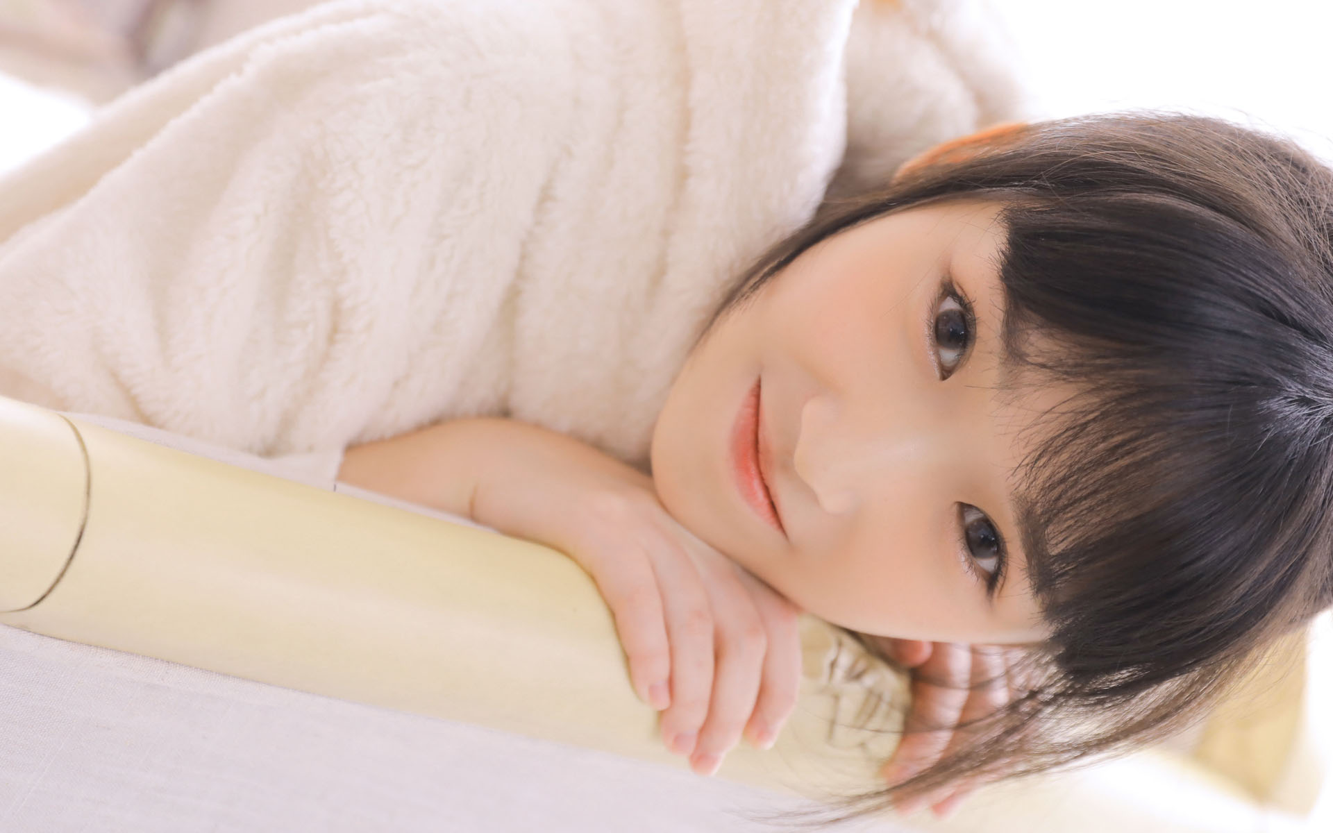 丸子头居家美女
