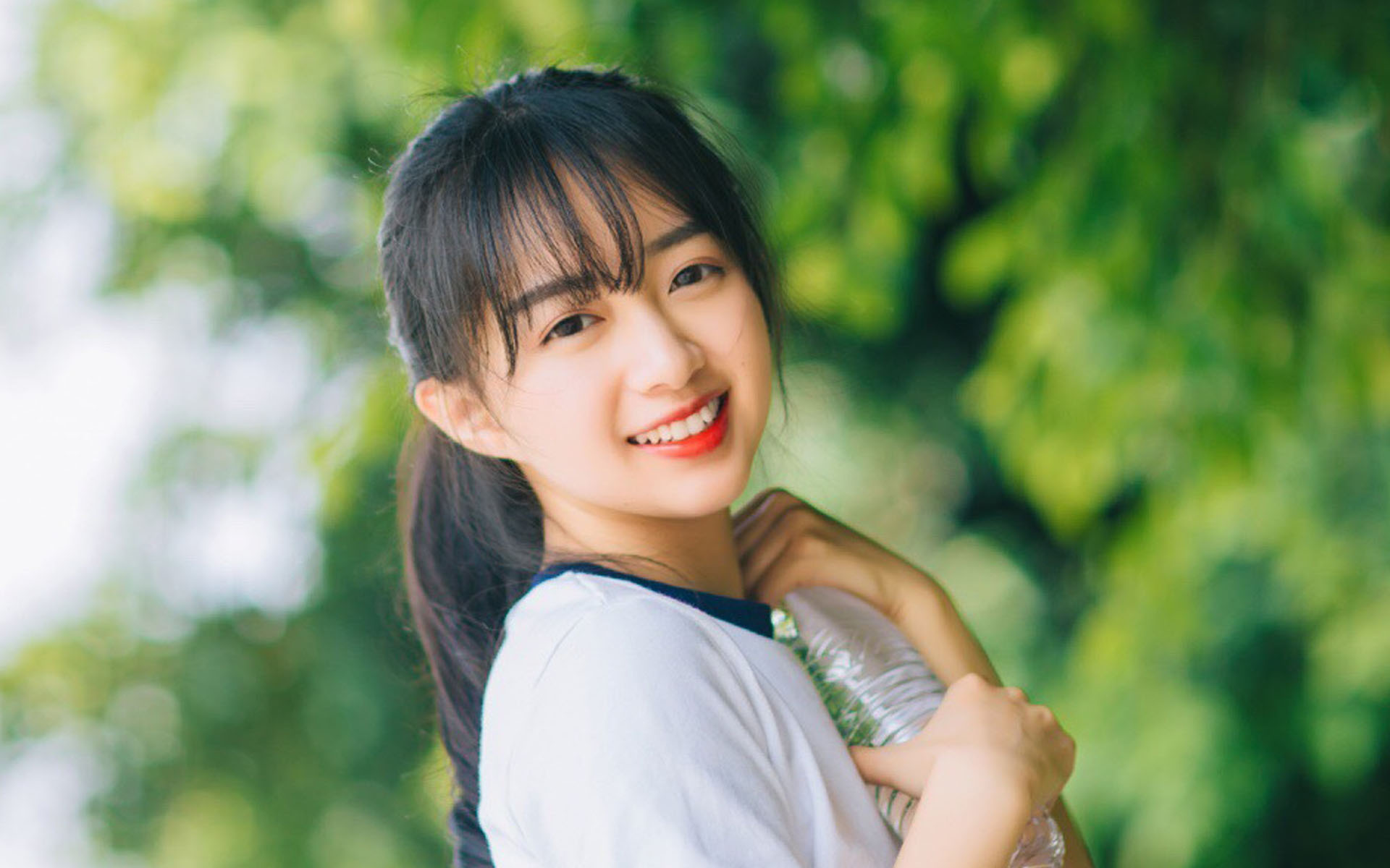 校园美女操场性感