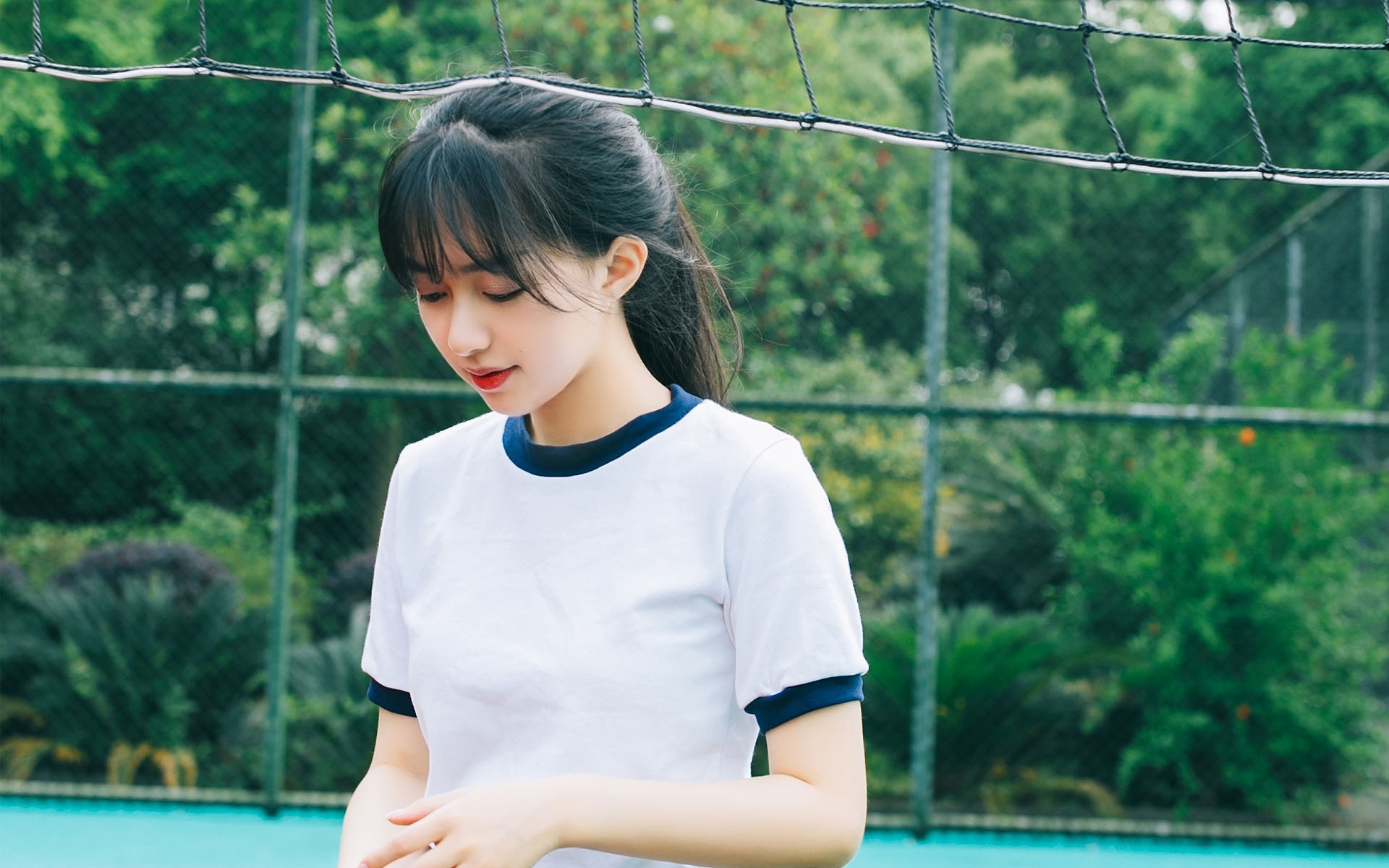 校园美女操场性感