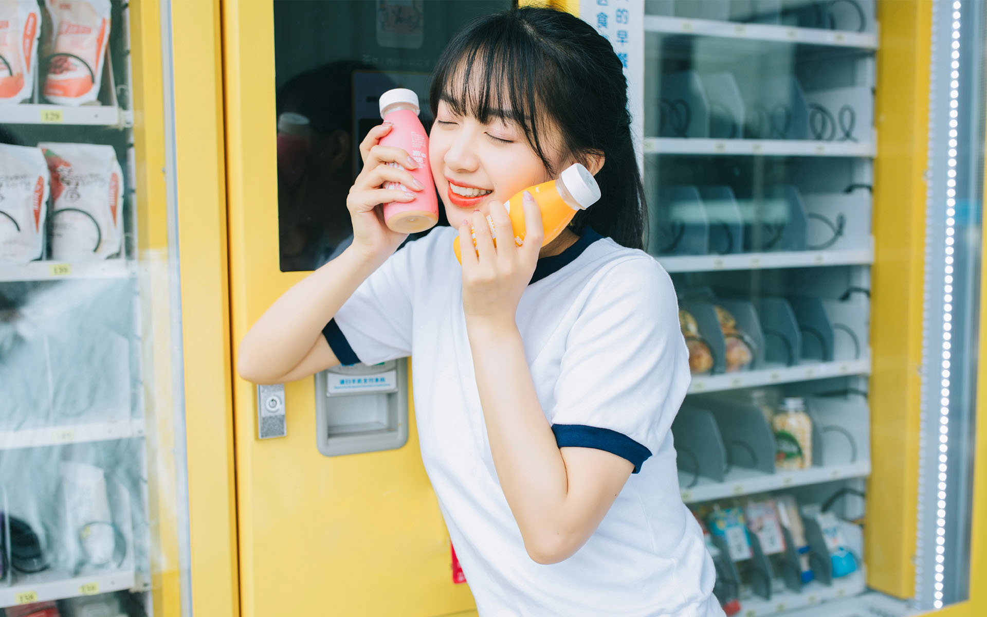 校园美女操场性感