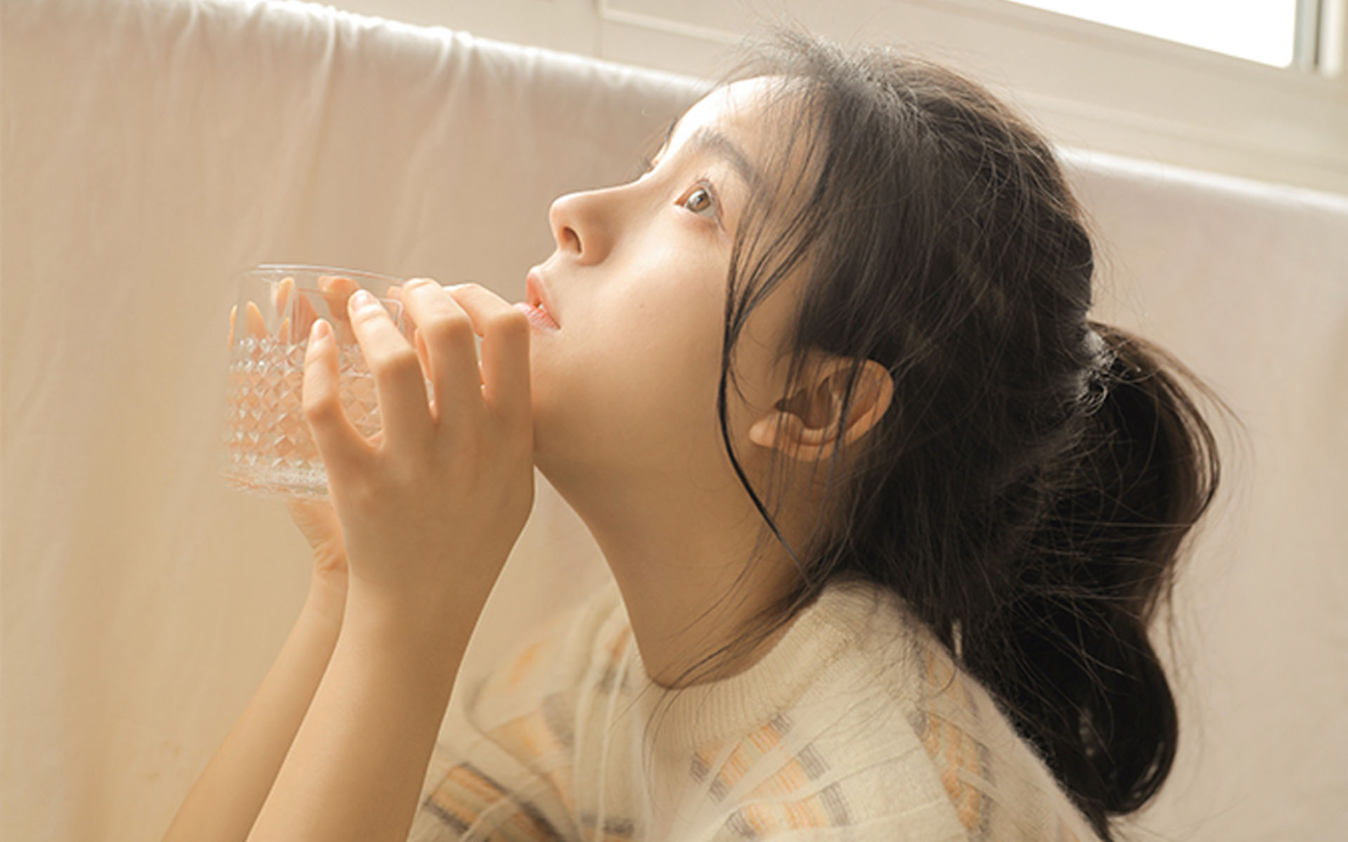 背带裤美女学生妹