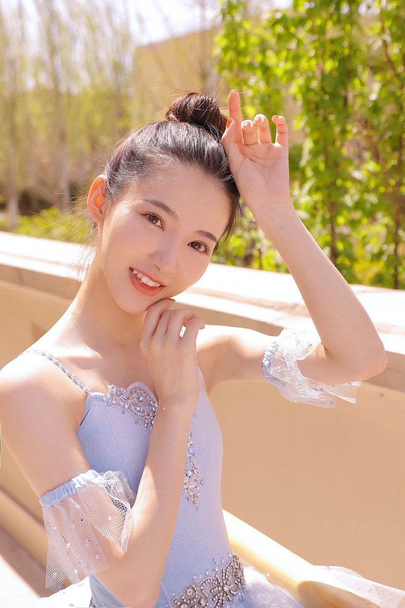 张婕婕—旋转 跳跃 闭着眼