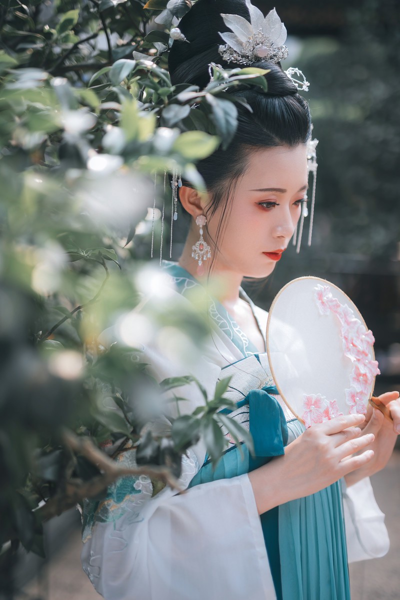 蓁蓁、青青—柳下笙歌庭院