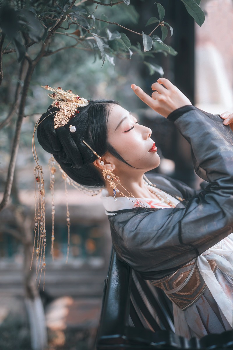 蓁蓁、青青—柳下笙歌庭院