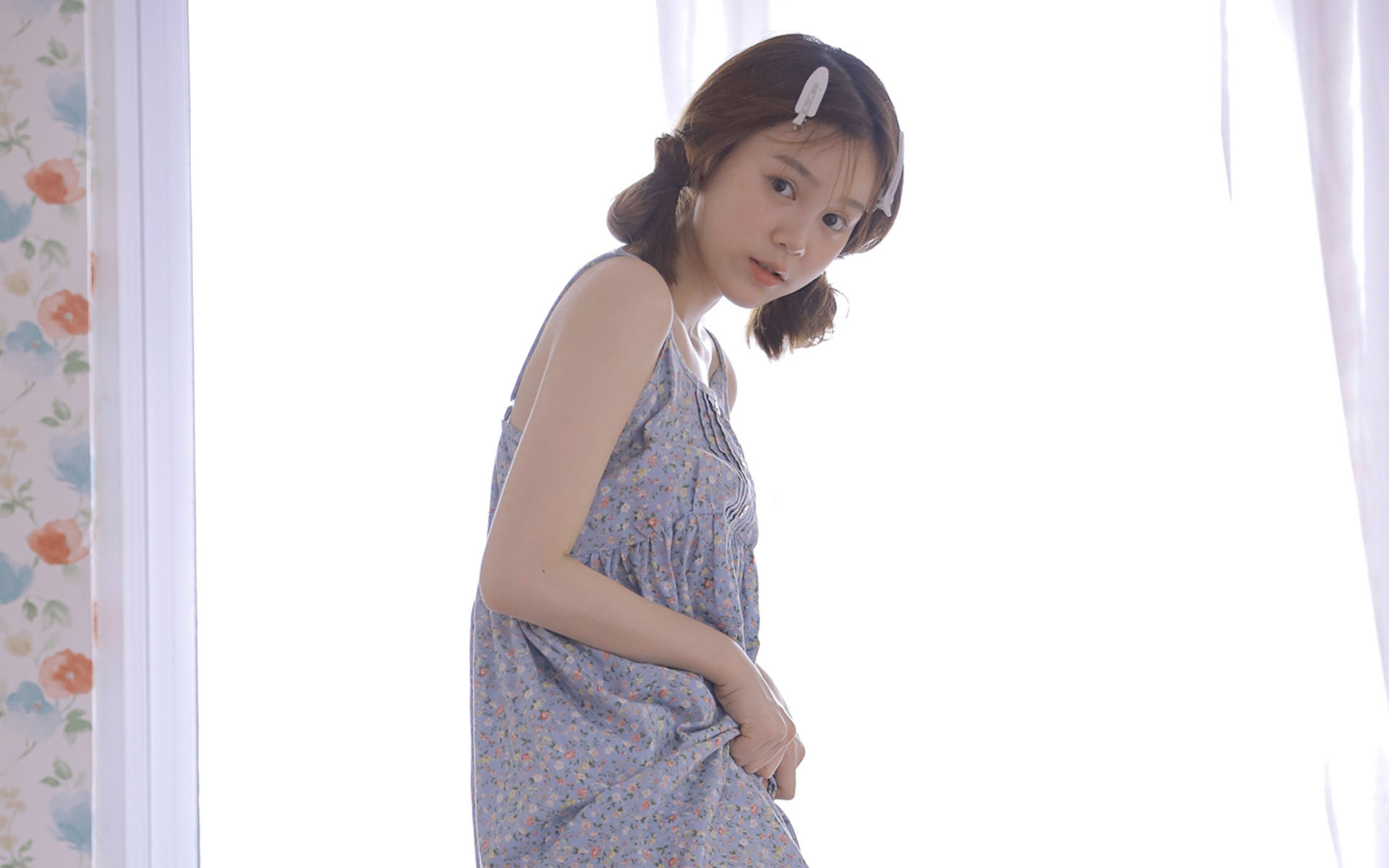 马尾辫美女