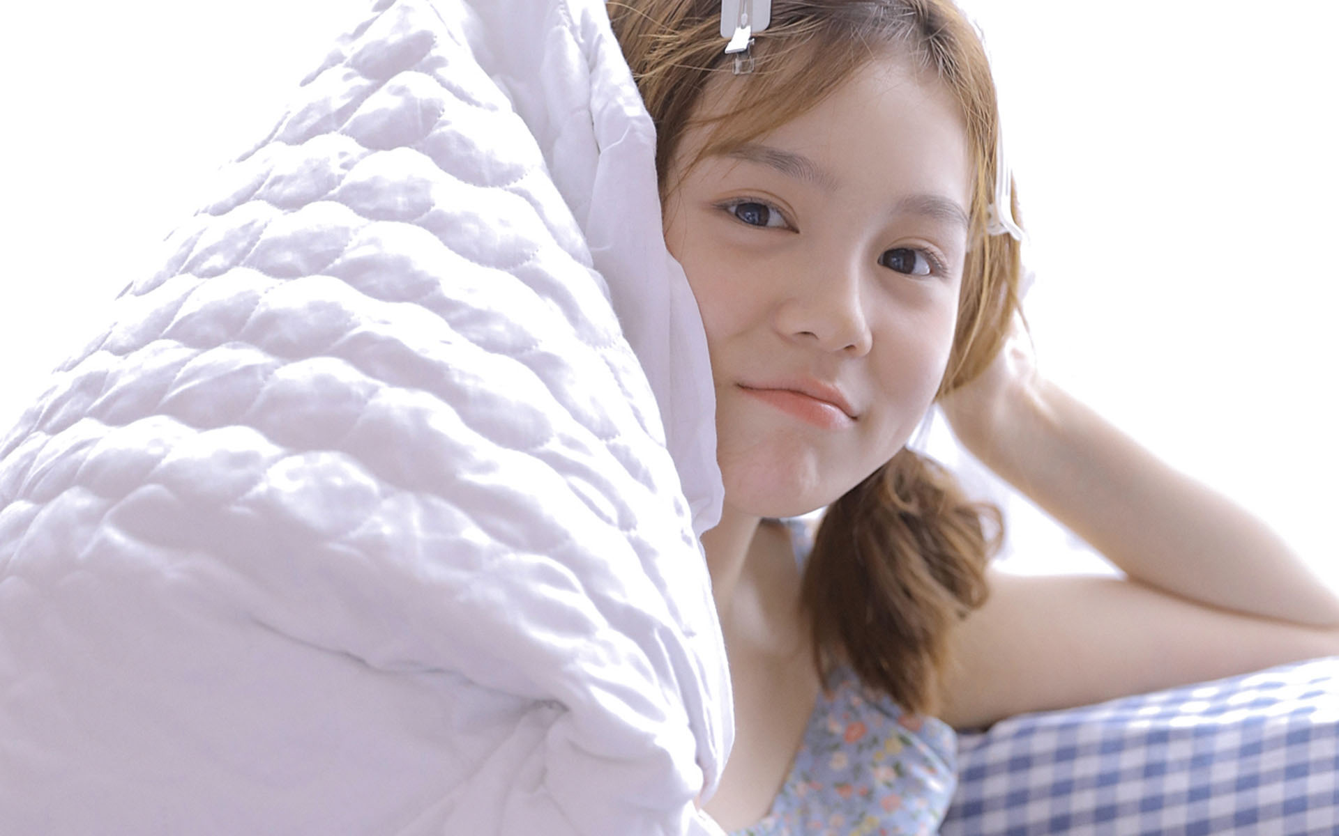 马尾辫美女