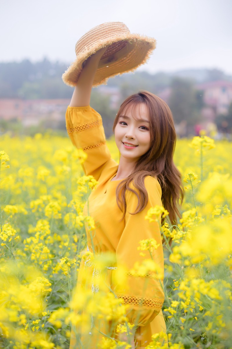 油菜花少女
