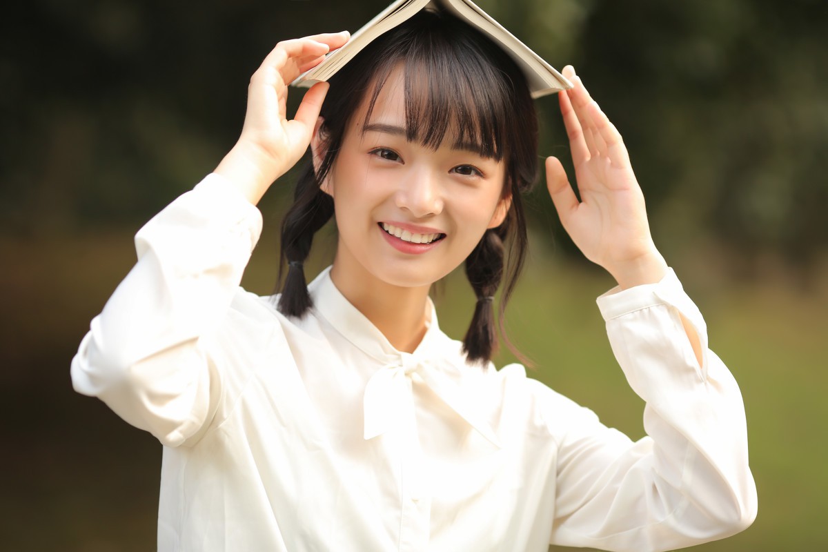 你是春天的飞鸟和绿