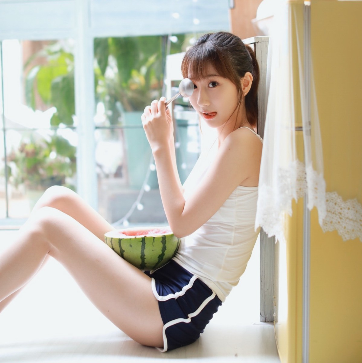 森森—夏日的西瓜少女